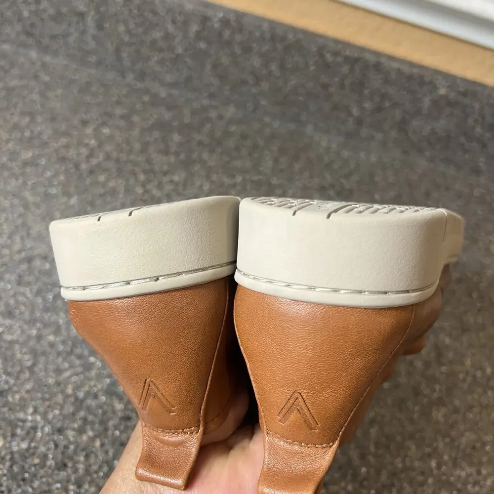 Vionic Tan Leather Slip On Wedge Shoes Womens Sz 9 Comfort Casual Stretch Loafer